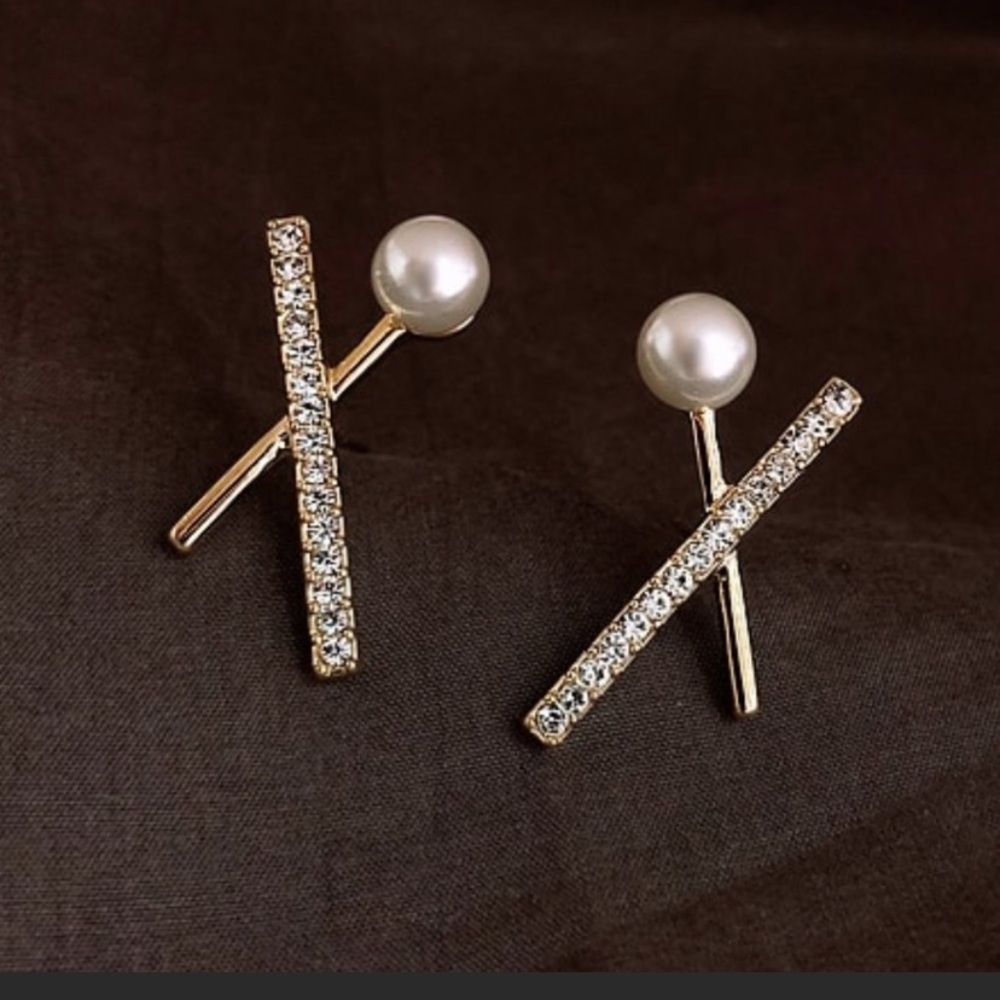 Golden Threads | Geo X Pearl & Diamond Earrings
